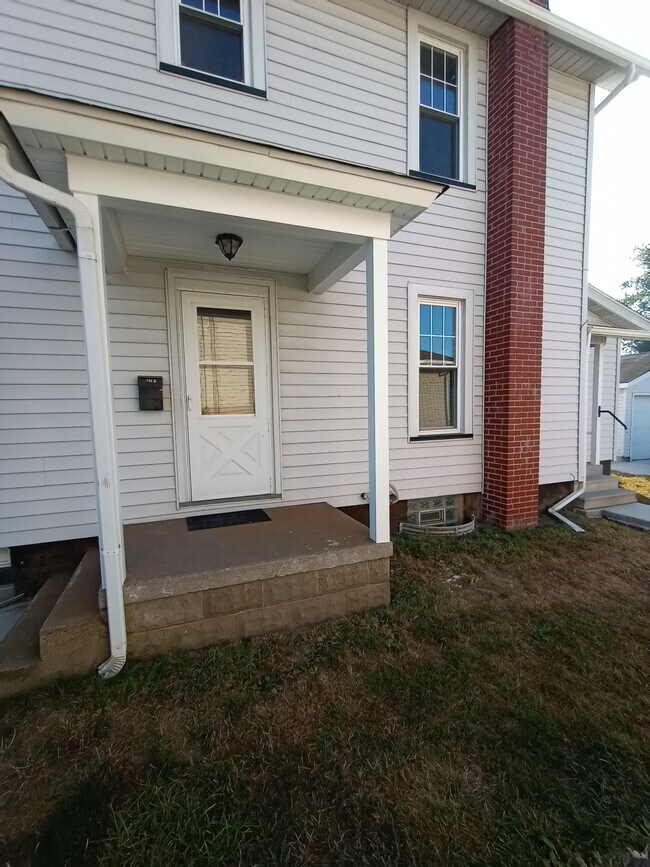 ENTRANCE - 825 Tremont Ave SW