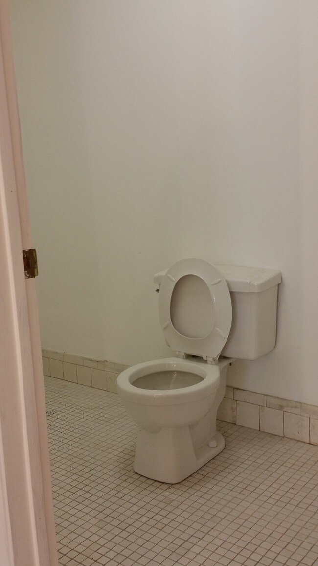 Building Photo - FOREST HILLS MEDICAL SPACE