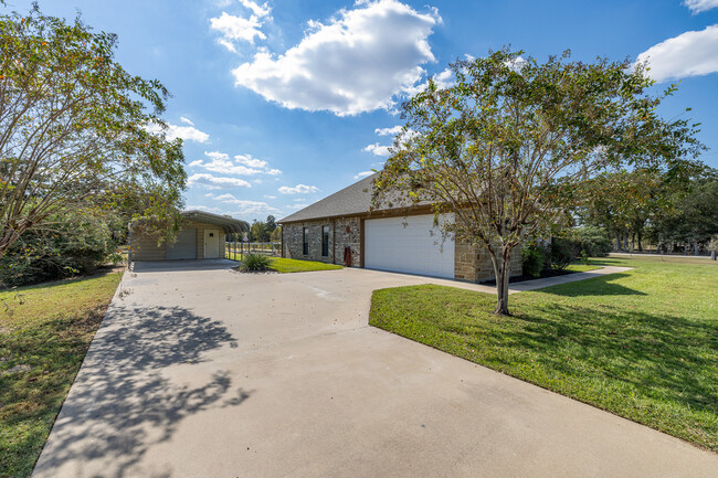 Building Photo - 8700 Tejas Ranch Loop