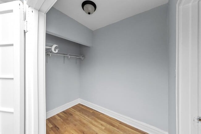Building Photo - 0 bedroom in Chicago IL 60640