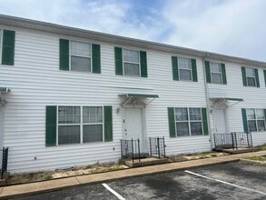 Building Photo - 3260 Spring Hollow Ave