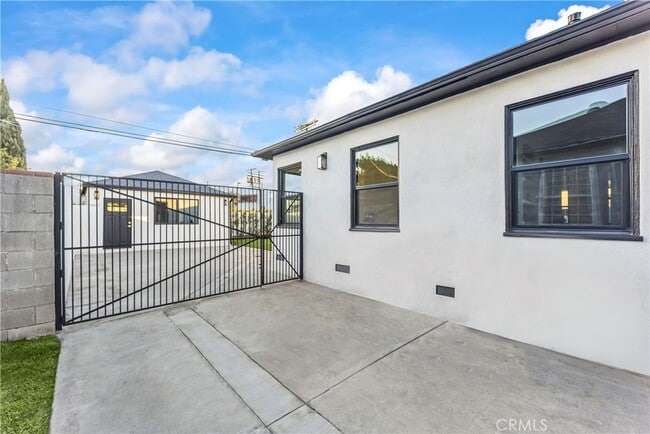 Building Photo - 1835 S Crescent Heights Blvd