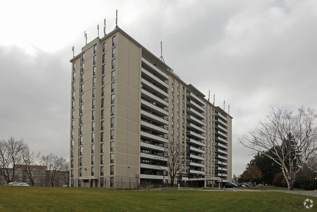 Primary Photo - Bayview Square Apartments