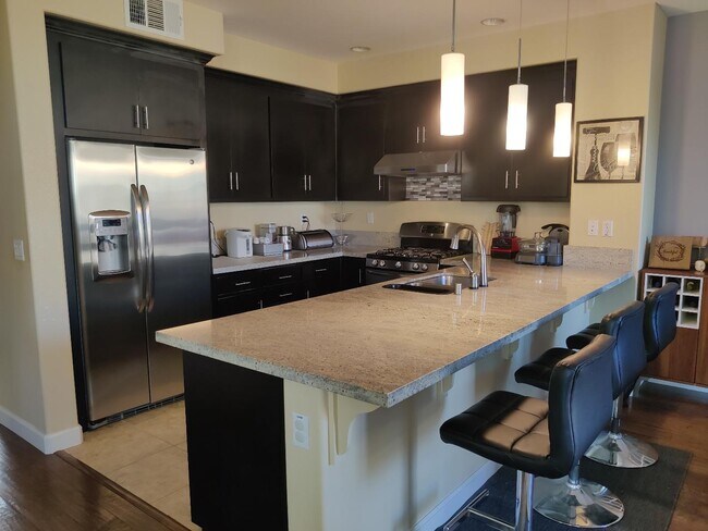 Foto del edificio - 934 Highland Terrace