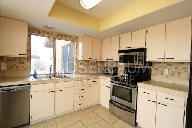 Foto del edificio - Stunning 2-bedroom, 1.5-bath haven in Phoe...
