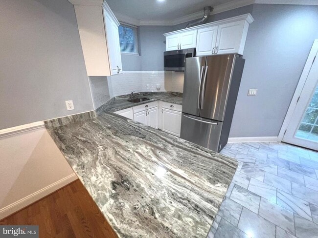 Building Photo - 7634 Shreve Rd