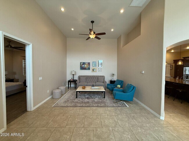 Building Photo - 2932 E Acacia Ct