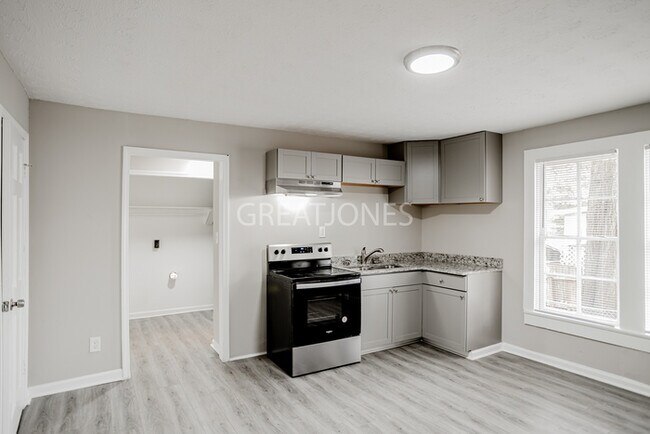 Building Photo - NOW OFFERING $250 OFF FIRST FULL MONTH IF ...