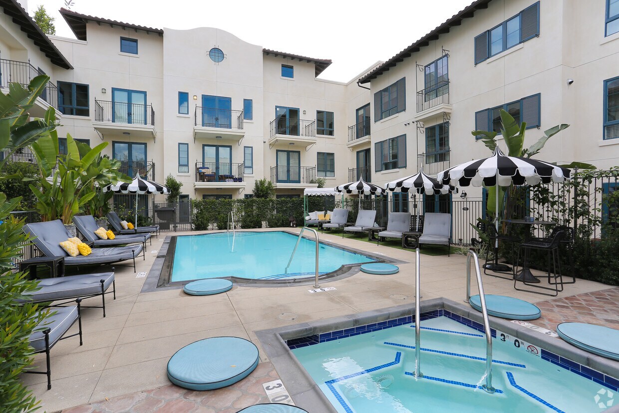 Broadstone Candara at Hancock Park Apartments Los Angeles, CA