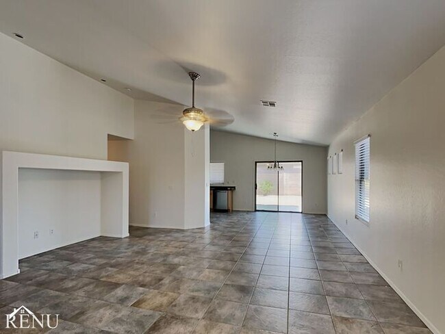 Building Photo - 5202 W Magdalena Ln