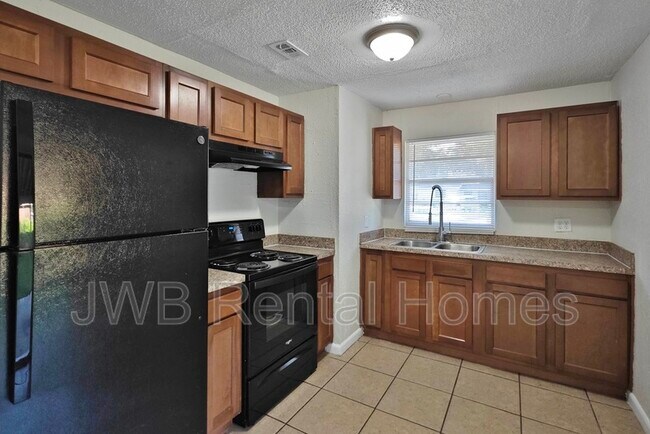 Building Photo - 4639 Roanoke Blvd