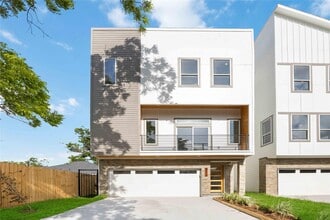 Building Photo - 2115 Dan St