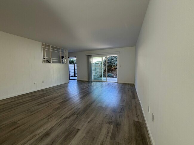 Foto del edificio - 605 Bush St