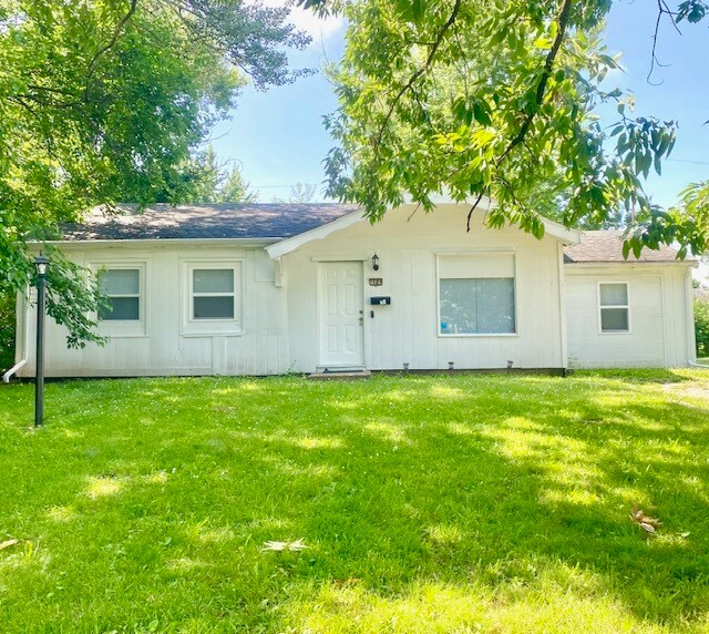 Primary Photo - 1609 Williamsburg Dr