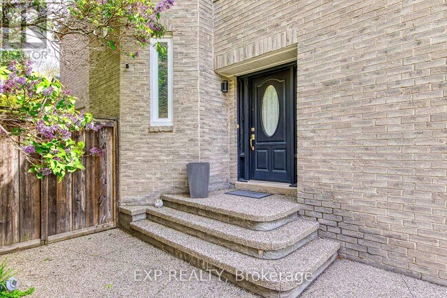 Building Photo - 1225 Hedgestone Crescent
