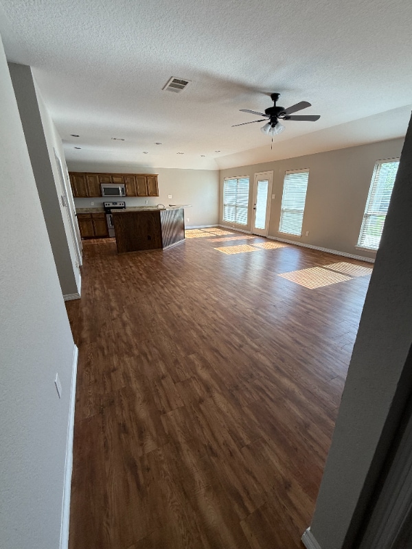 Building Photo - 7120 Echo Hill Dr