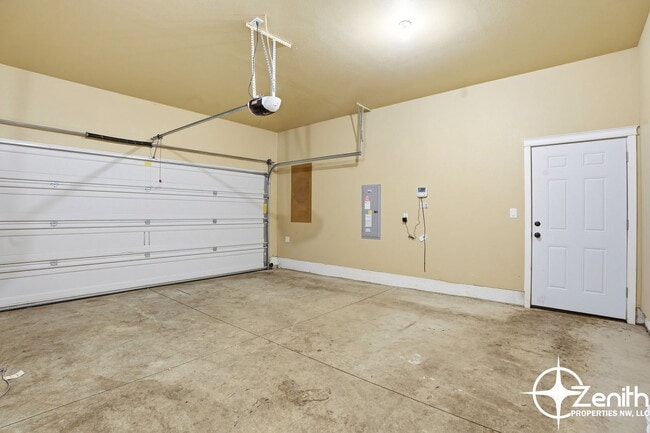 Building Photo - 4608 NE 91st Way