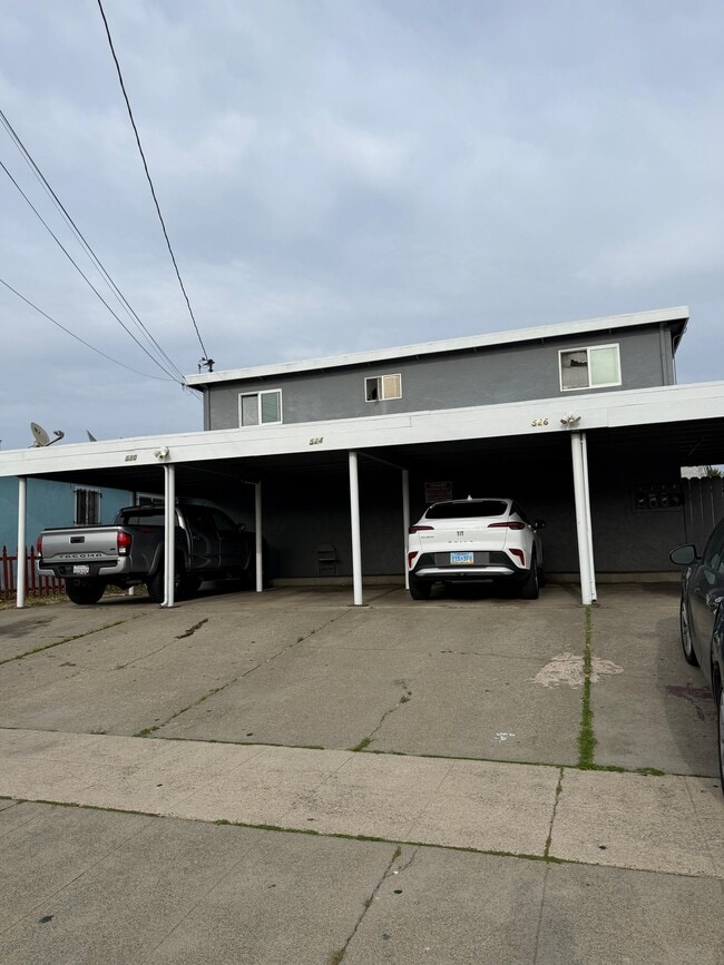 Building Photo - 524 S 17th St