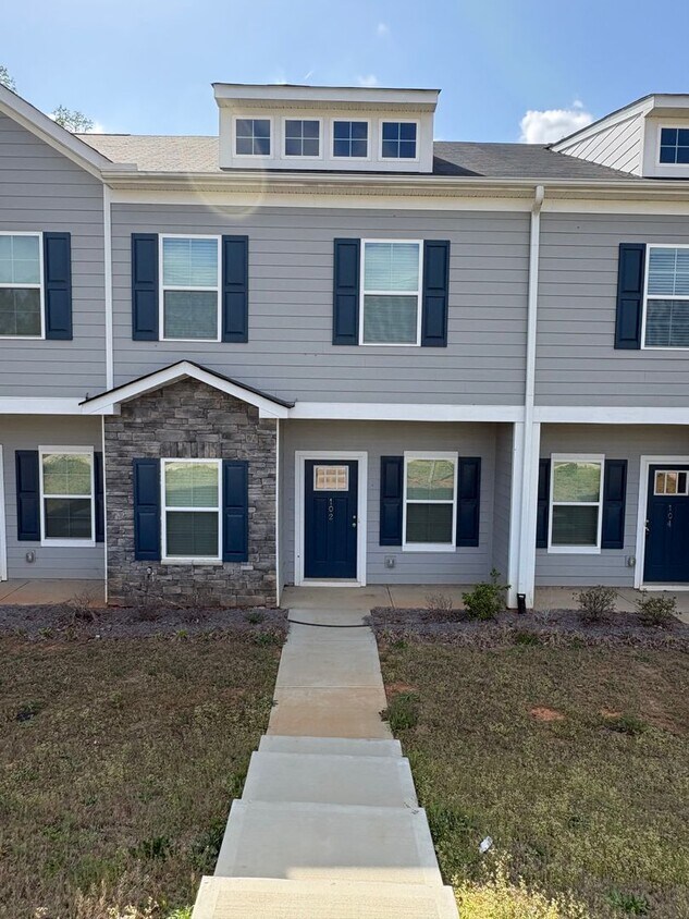 Brand New Townhome | 3 BR/2.5BA | 1-Car Garage | Near Downtown Mooresville - Brand New Townhome | 3 BR/2.5BA | 1-Car Garage | Near Downtown Mooresville