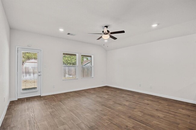 Building Photo - 1331 Camden Ln