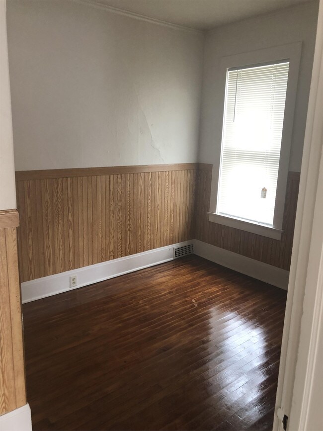 Building Photo - 1372 Merryman St