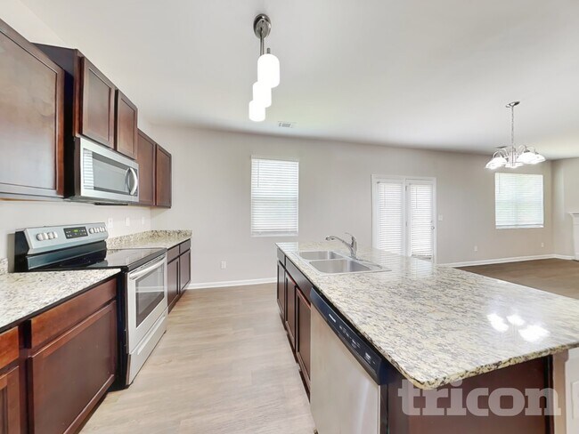 Building Photo - 1008 Eldon Ln