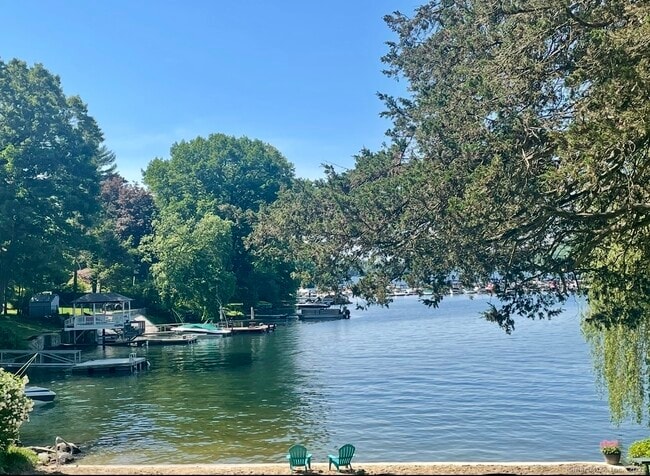 Building Photo - 23 Valley View Ln