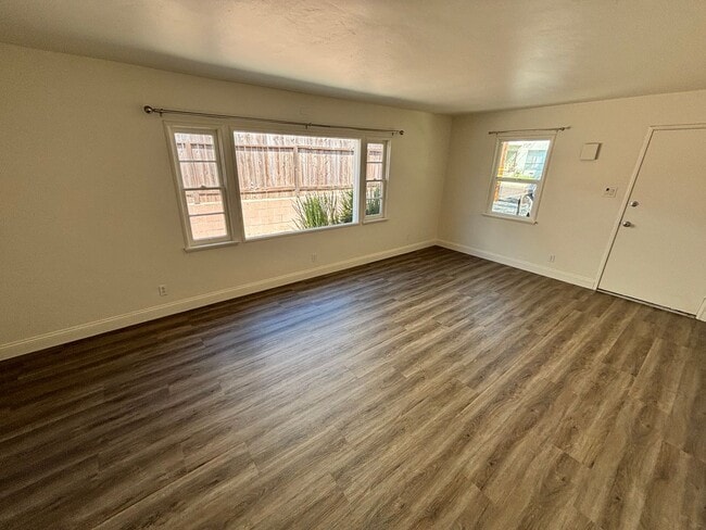 Building Photo - 2014 Ruhland Ave