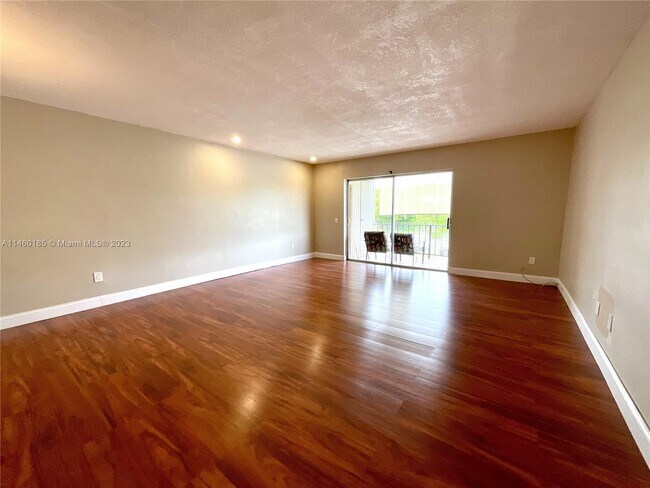 Building Photo - 10369 N Kendall Dr