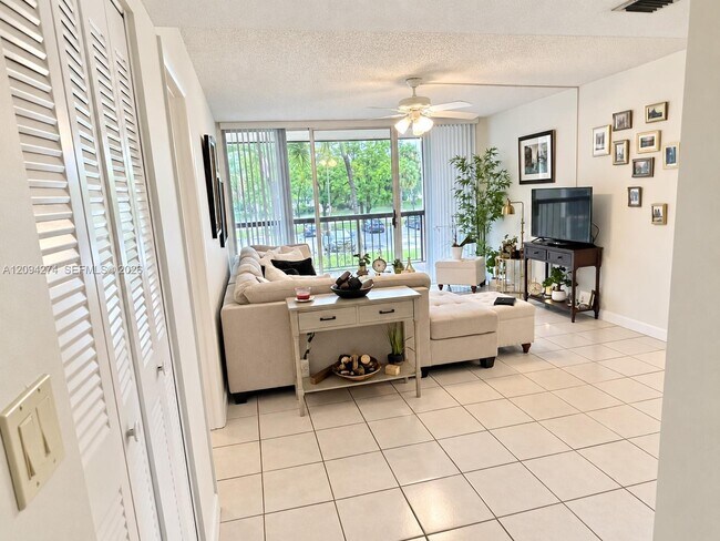 Foto del edificio - 10425 SW 112th Ave