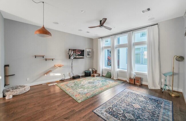 Foto del edificio - 622 Janisch Rd