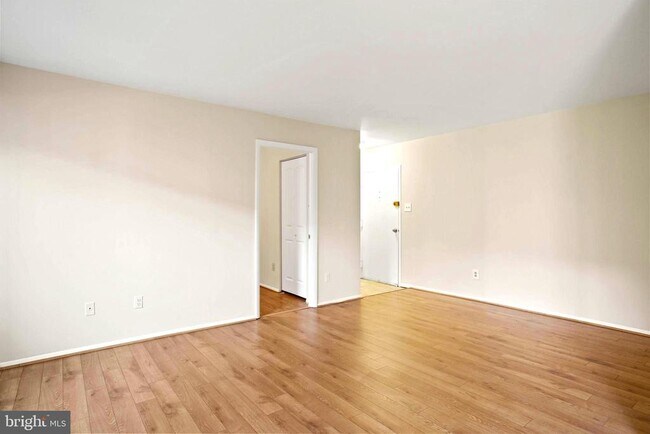 Building Photo - 8000 Le Havre Pl
