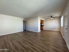 Building Photo - 1702 W Tuckey Ln