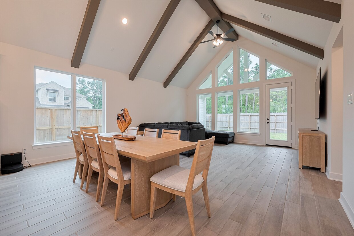 Primary Photo - 16803 Jacobs Peak Path