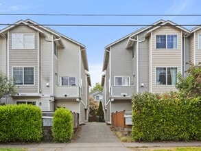 Building Photo - 8539 Stone Ave N