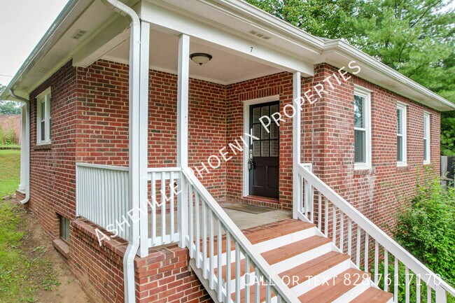 Building Photo - 7 Enka Pine Street
