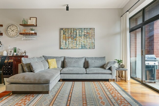 Building Photo - 3300 W Irving Park Rd