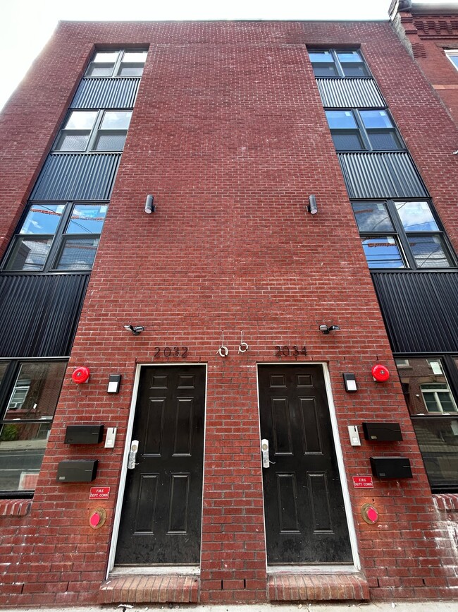 front - 2032 N 15th St