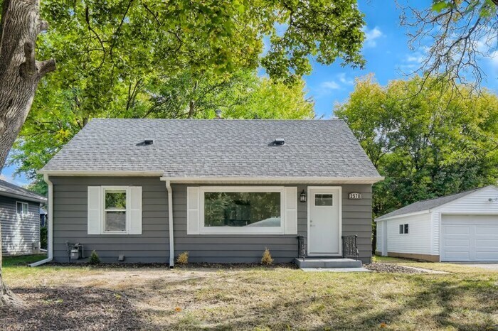 Primary Photo - 2578 Wheeler Street N, Roseville, MN, 55113