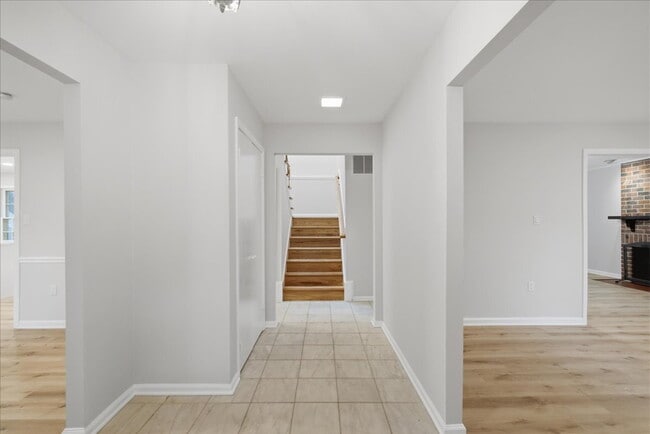 Building Photo - Spacious Colonial with Prime Location & Versatile Layout!