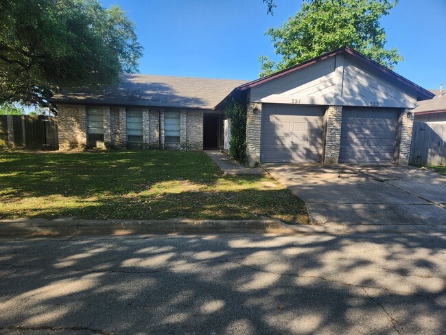 Dúplex - River Oaks Apartments