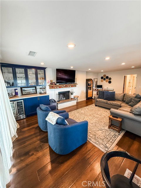 Building Photo - 2420 University Dr