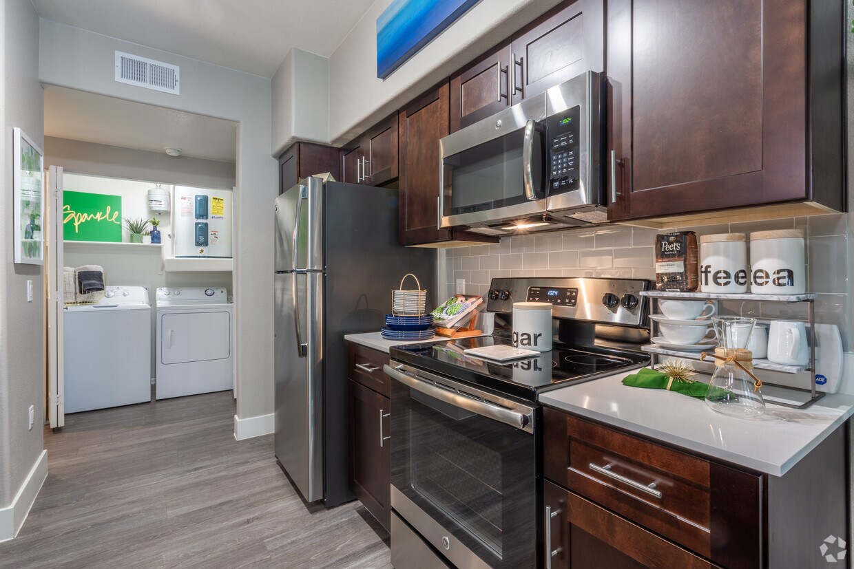 Enclave at Arrowhead Apartments in Peoria, AZ