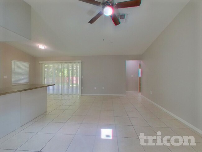 Building Photo - 5913 Fall River Dr