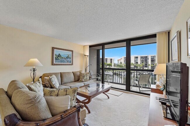 Building Photo - 2687 N Ocean Blvd
