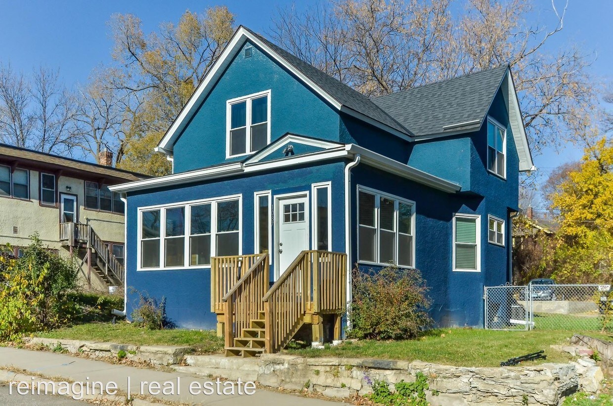 Primary Photo - 1087 Randolph Ave
