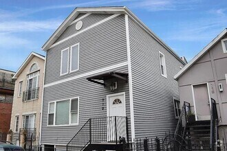 Building Photo - 712 N Willard Ct
