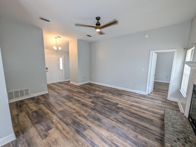 Building Photo - 2236 Prytania Cir