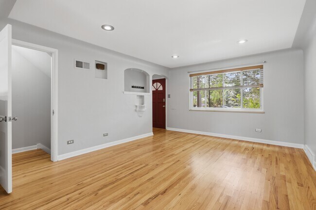 Foto del edificio - 1316 Ivanhoe St