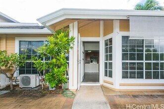 Building Photo - 240 Mananai Pl